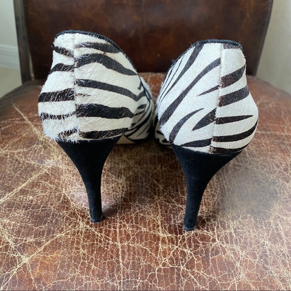Guess By Marciano Gwmalloryann zebra hairy pumps 8 - Picture 4 of 7